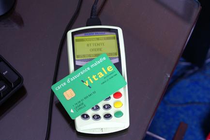 carte-vital-et-terminal_0.jpg
