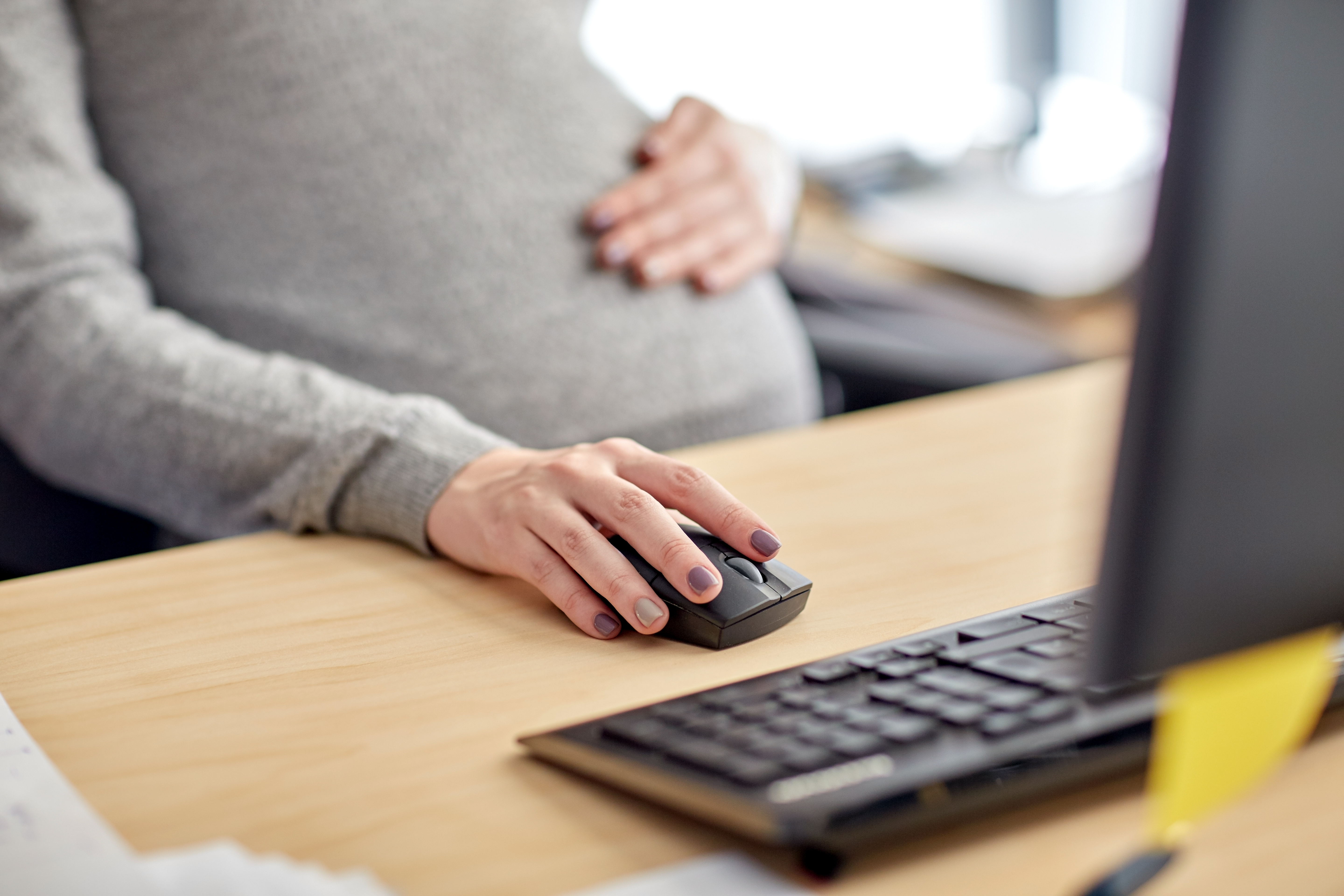 femme_enceinte_au_bureau.jpg